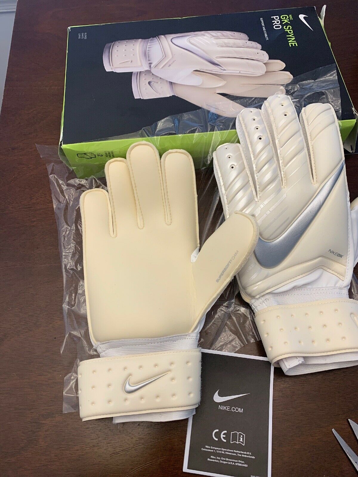 Nike Goalkeeper Gloves Gk Spyne Pro Soccer White Silver Gs0346 100 Size 11