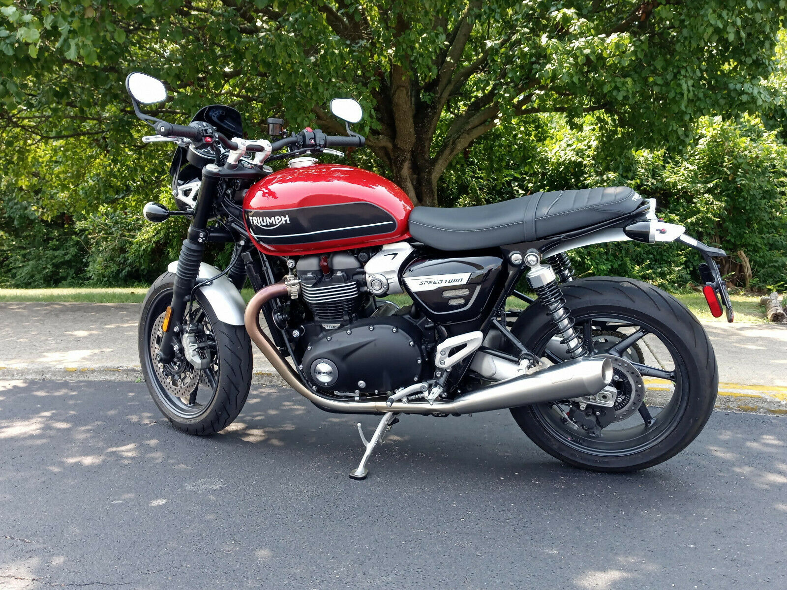 2019 Triumph Speed Twin  2019 Triumph Speed Twin 1200cc Sport/cafe. Only 1064 Miles!